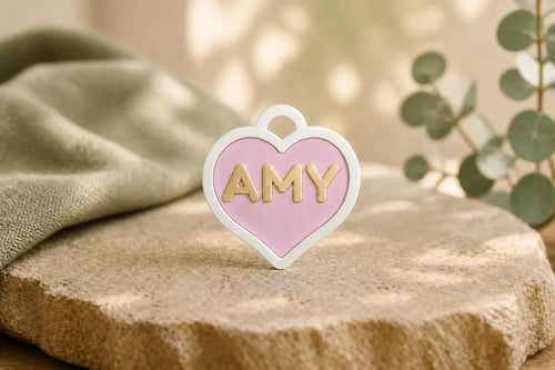 Personalisierte Hundemarke Herzenshund mit Namen Amy